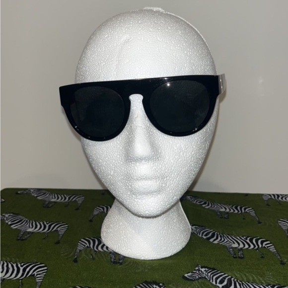Authentic Versace Sunglasses 😎 - Picture 7 of 8